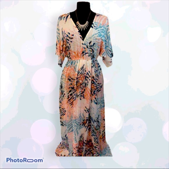 Plunging Floral Maxi Dress 🌸FOREVER 21 size small - Picture 1 of 7